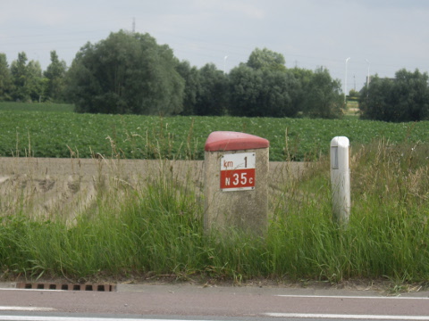 IMGP6480n35c