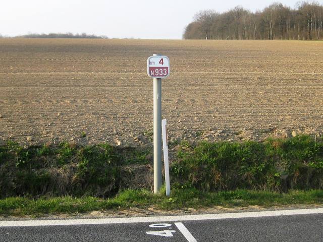 2415n933