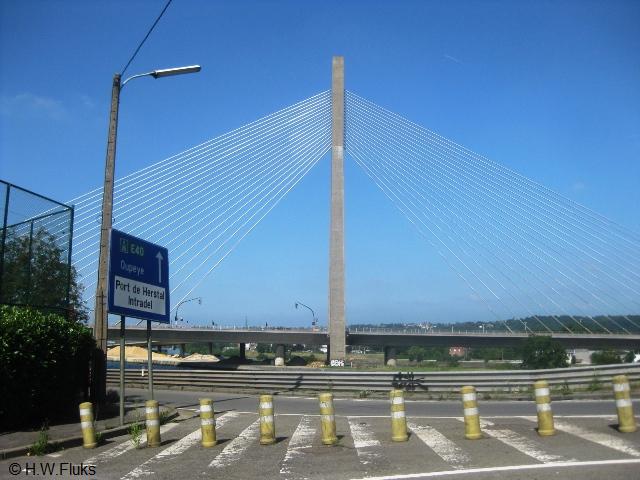 4279n667