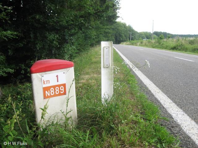8864n889
