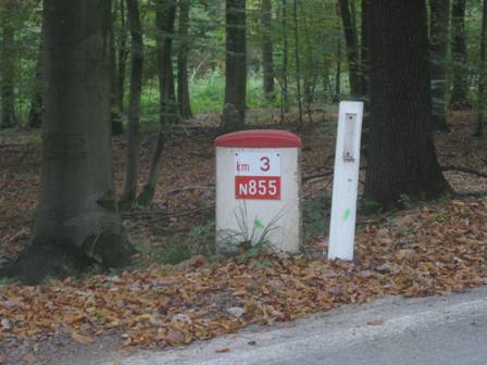 1025n855