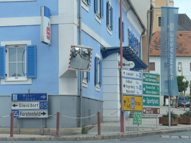 P1280365b65