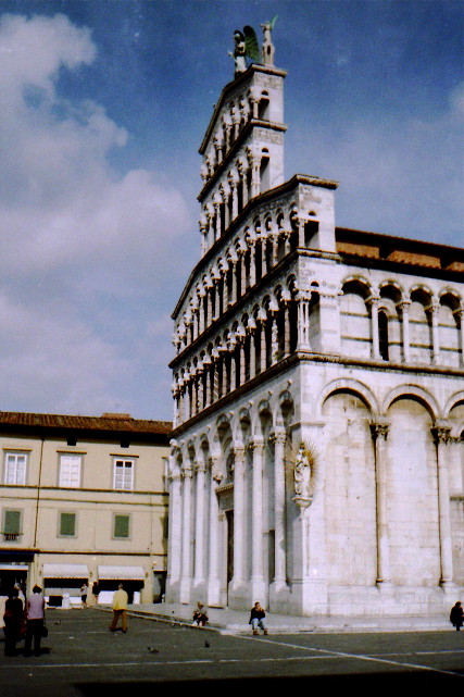 20150128205110_02lucca