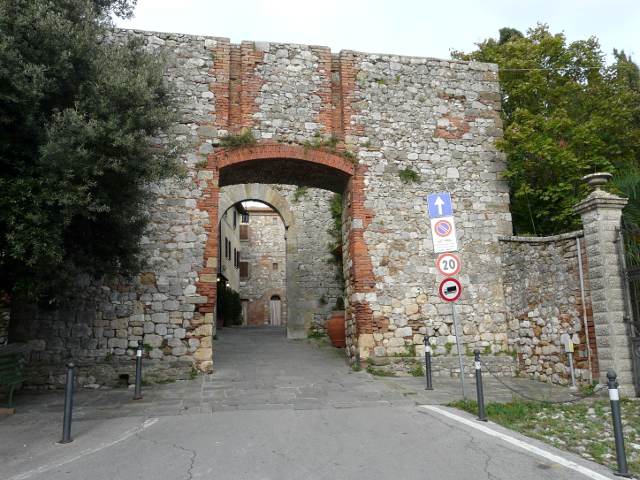 P1110457montefollonico