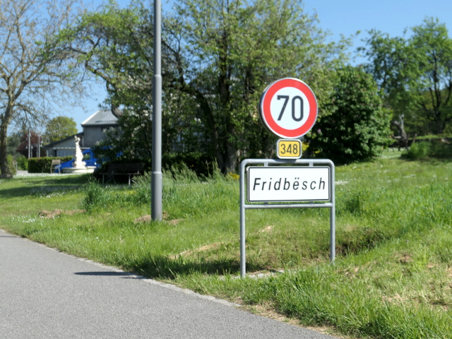P1270730fridbeschx348