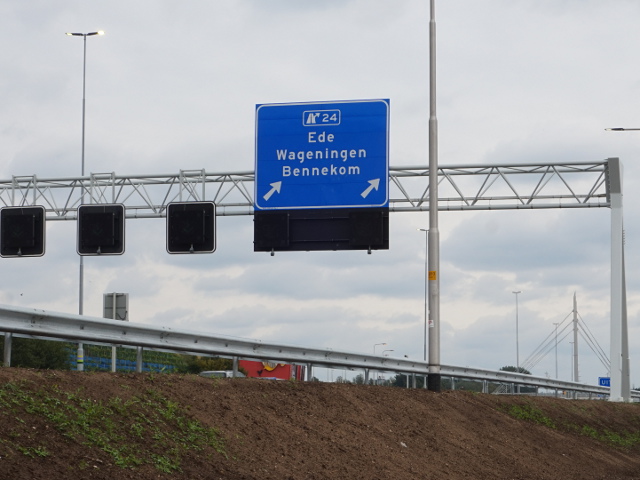 DSC05478a12ox24uitsm