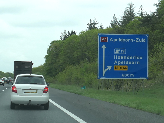 P1040394a1ox19