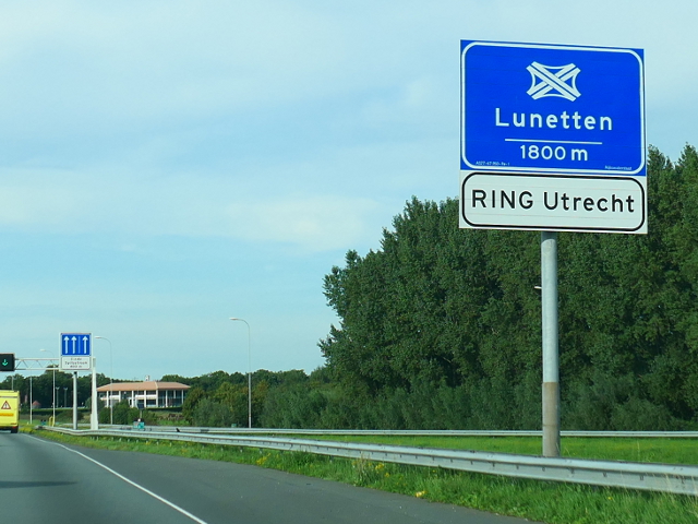 P1120586a27nlunetten