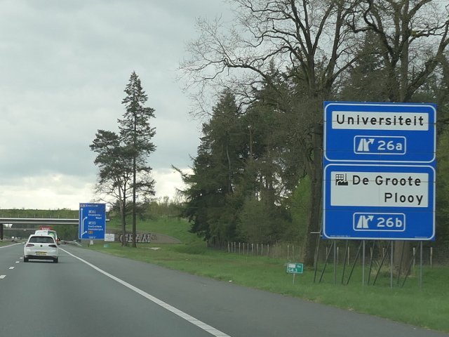 P1020625a35ox26service