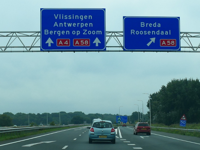 P1120401a4zzoomland