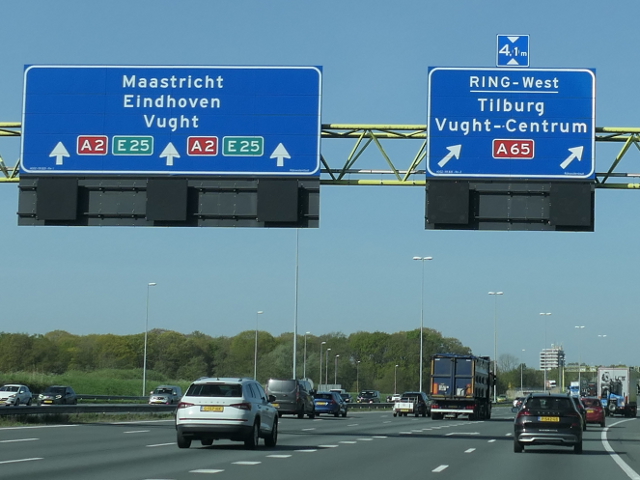 P1030271a2zvught