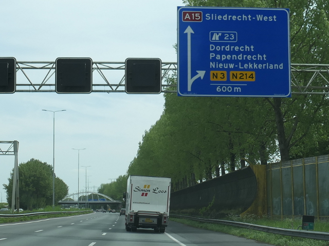 P1050261a15ox23