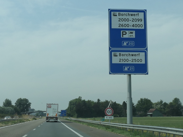 P1080600a17zx21