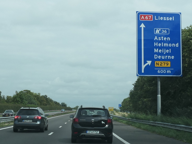 P1100061a67ox36