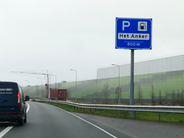 P1220571a2zanker