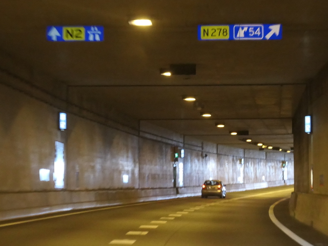 P1270870a2zx54