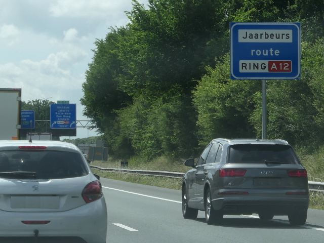 P1370571a27zlunetten