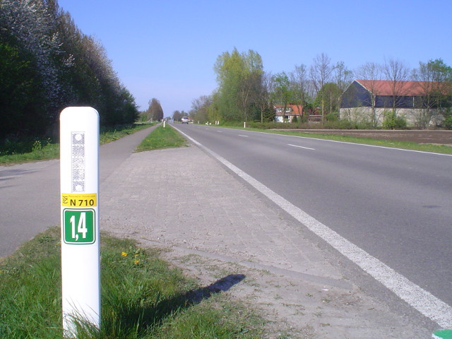 DSC09569n710a