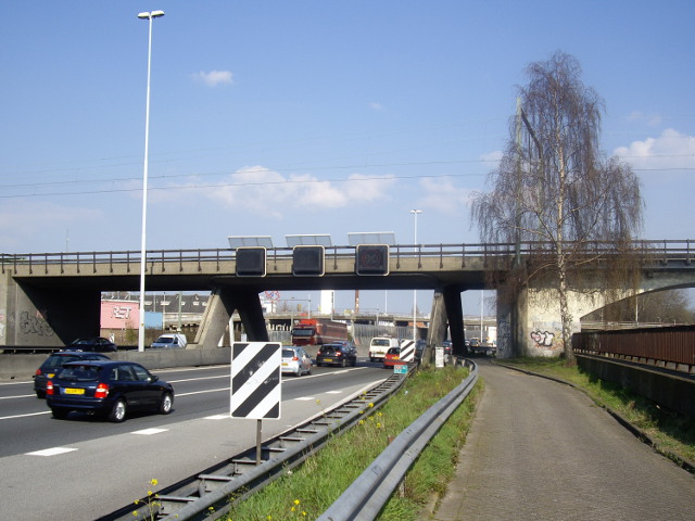 IMGP4065a20parallel1