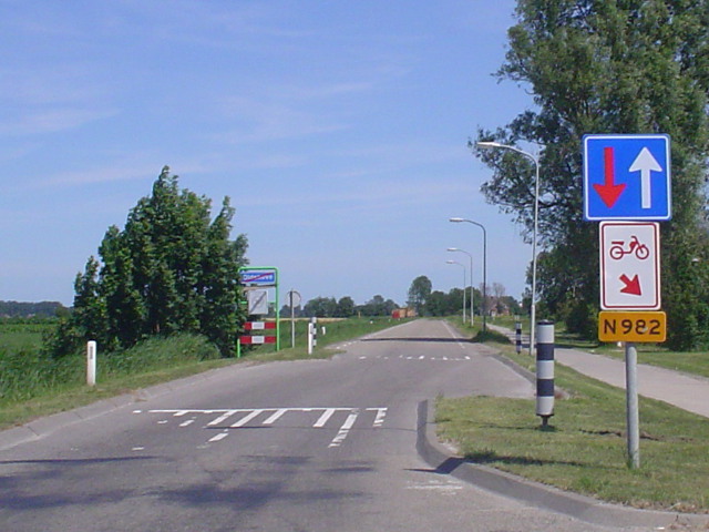 DSC07693n982