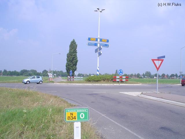n834