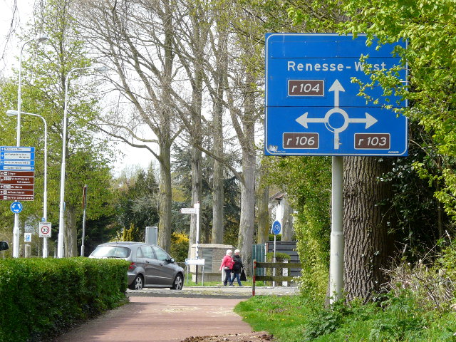 P1240039r104r103r106renesse