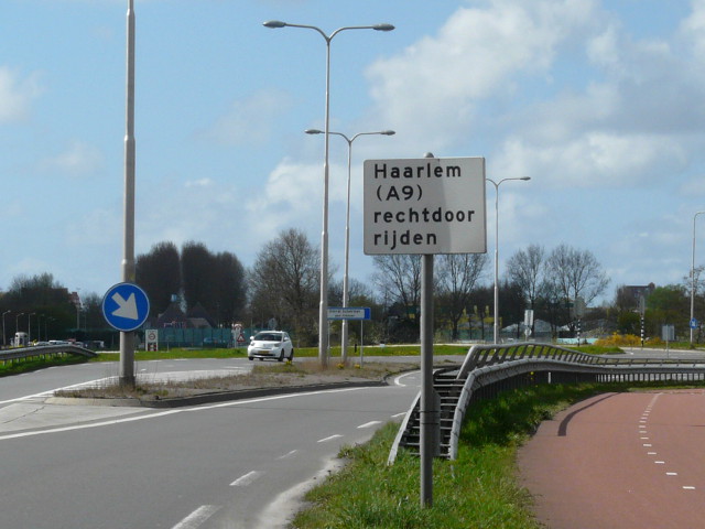 P1240074a9rechtdoorrijden