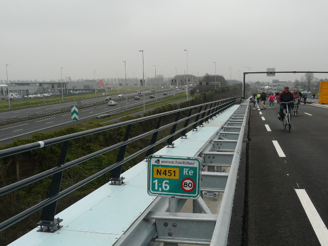 P1290713n451meta12