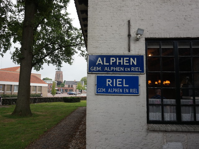 DSC00524alphenenrieloudekomborden