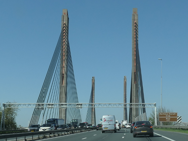 P1010721a2waalbrug
