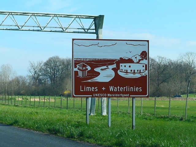 P1260054bruinlimesenwaterlinies