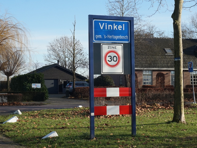 DSC00182vinkel_b