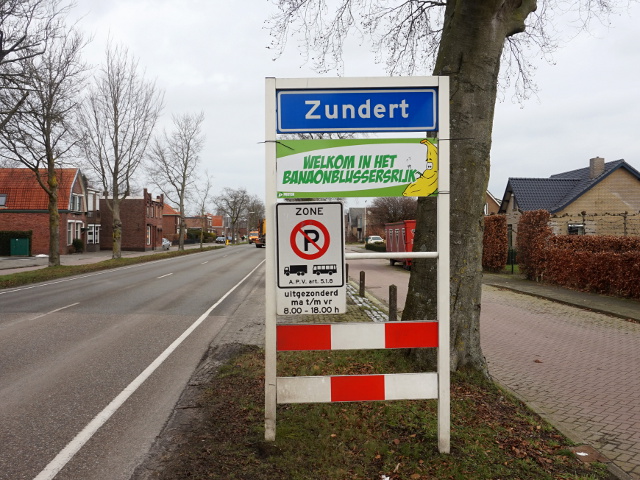 DSC01247zundertbanaonblussersrijk_c