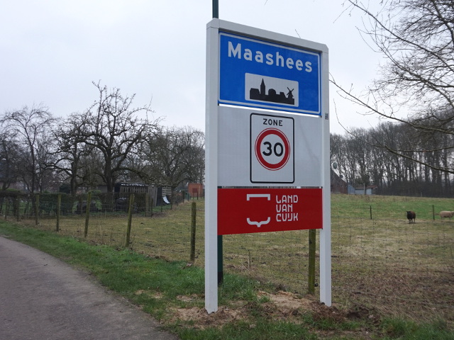 DSC05519maasheesmodern_b