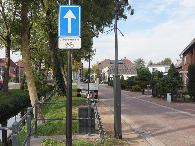 DSC03139nijkerkverkeerdbord