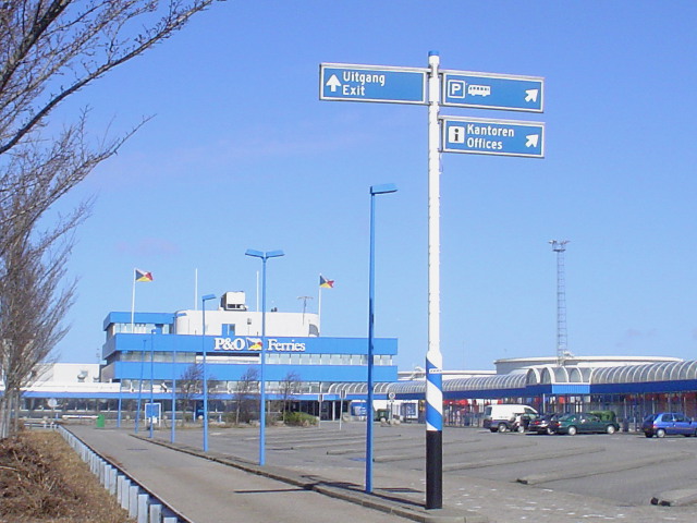 DSC06145ferry3exit