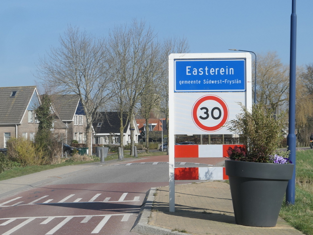 P1350327easterein_b