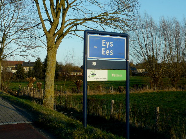 P1030212eys
