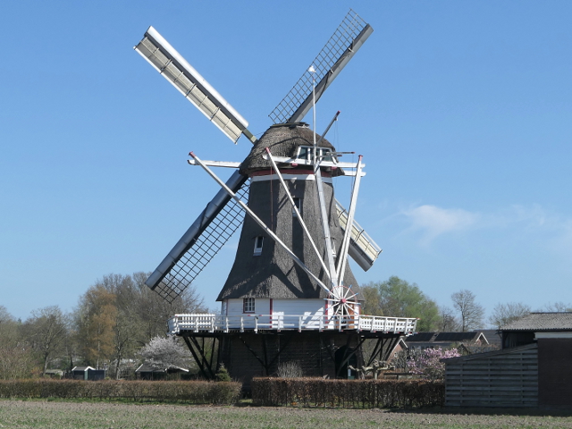 P1350908voorst_z