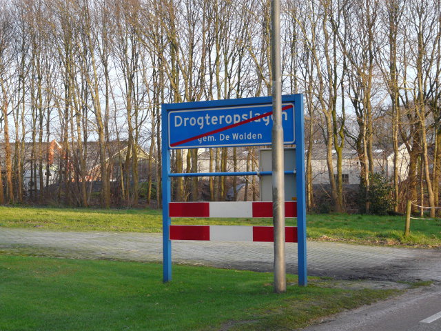 P1020443drogteropslagen