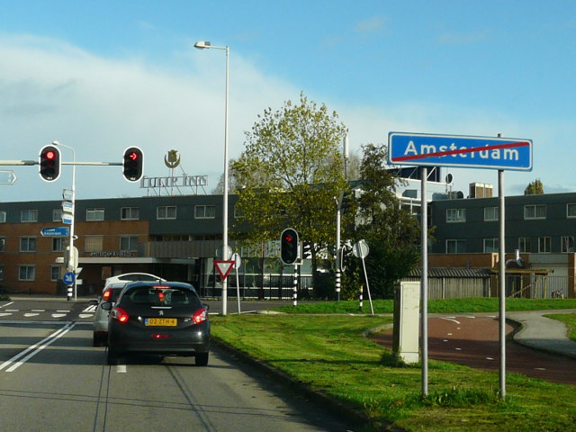 P1010444amsterdamzuidoostniet