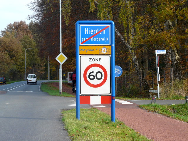 P1010627hierden