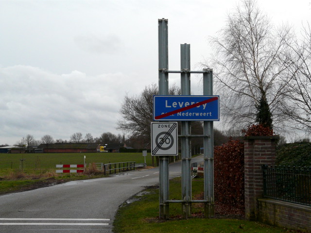 P1030015leveroy