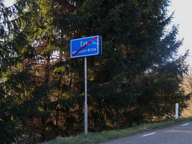 P1030213eys