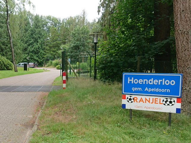 hoenderloooranjeloo_b_202107_jjclaus