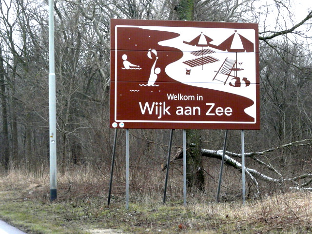 P1300243wijkaanzeebruin