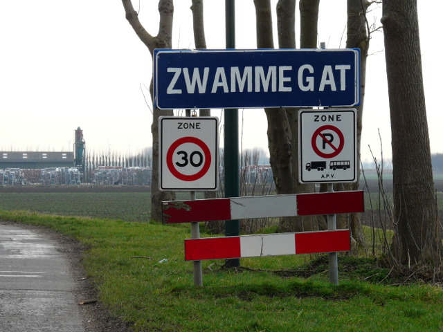 P1300372zwammegat_standdaarbuiten