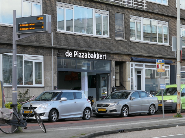 P1010154rotterdampizzabakkert