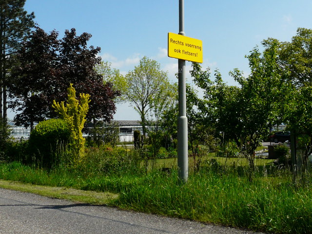 P1060298rechtsookfietserszuidbroek