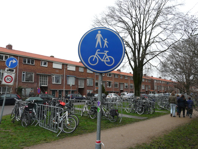 P1290863voetfietspad
